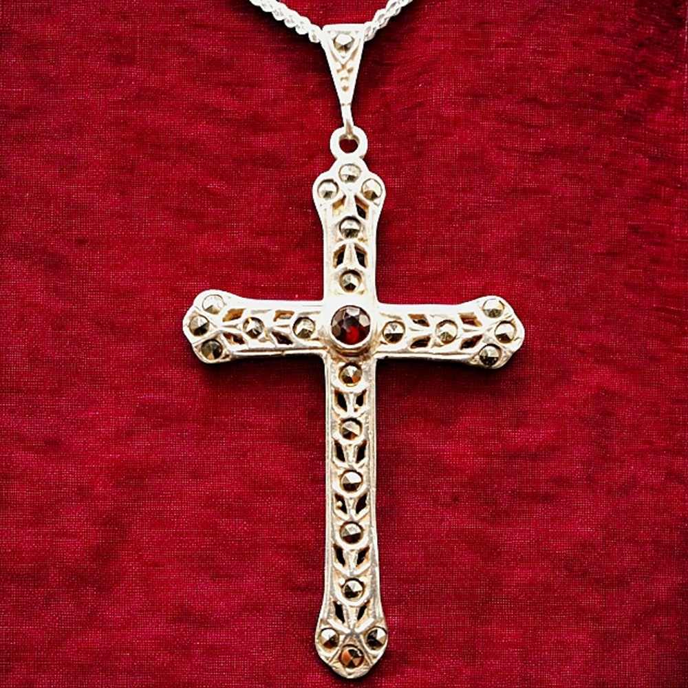 Vintage Sterling Silver Marcasite & Garnet Cross 0.15 ctw